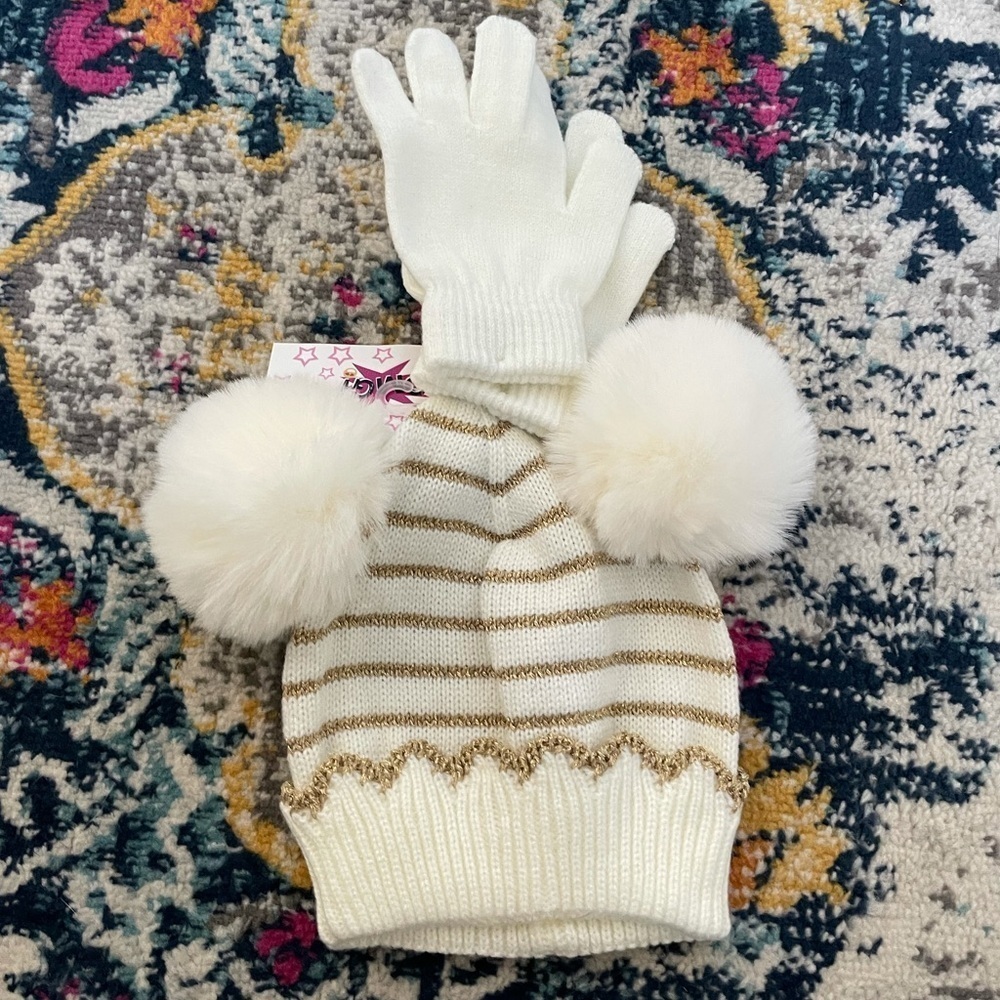 New Girls OMG beanie and gloves set